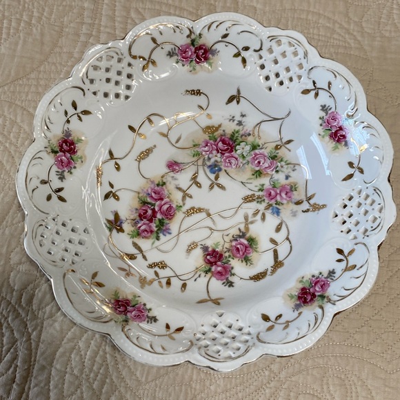 Other - Vintage Porcelain Rose and Gold Bowl. $12